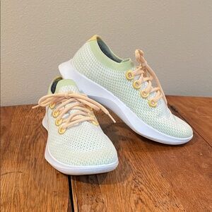 Allbirds Tree Dasher 1 Running Sneakers | Gaia Green | Women’s Size 10 | ReRun